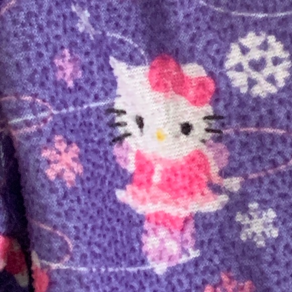 Hello Kitty Pajama Set-Size 10/12 - Picture 3 of 6